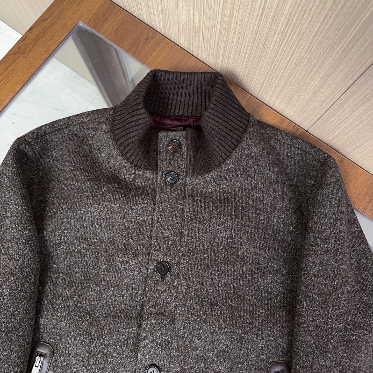🆕🆕🆕 #新款上新 【Brioni 布里奥尼 男士棒球领羊毛夹克,将绅士格调与休闲版型巧妙融合,兼顾风度与实穿属性】 🆕🆕🆕 #新款上新 【Brioni 布里奥尼 男士棒球领羊毛夹克,将绅士格调与休闲版型巧妙融合,兼顾风度与实穿属性】