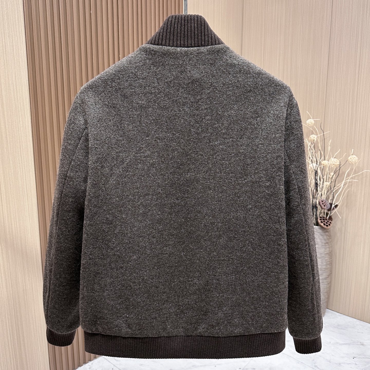 🆕🆕🆕 #新款上新 【Brioni 布里奥尼 男士棒球领羊毛夹克,将绅士格调与休闲版型巧妙融合,兼顾风度与实穿属性】 🆕🆕🆕 #新款上新 【Brioni 布里奥尼 男士棒球领羊毛夹克,将绅士格调与休闲版型巧妙融合,兼顾风度与实穿属性】