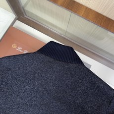 🆕🆕🆕 #新款上新 【Brioni 布里奥尼 男士棒球领羊毛夹克,将绅士格调与休闲版型巧妙融合,兼顾风度与实穿属性】 🆕🆕🆕 #新款上新 【Brioni 布里奥尼 男士棒球领羊毛夹克,将绅士格调与休闲版型巧妙融合,兼顾风度与实穿属性】