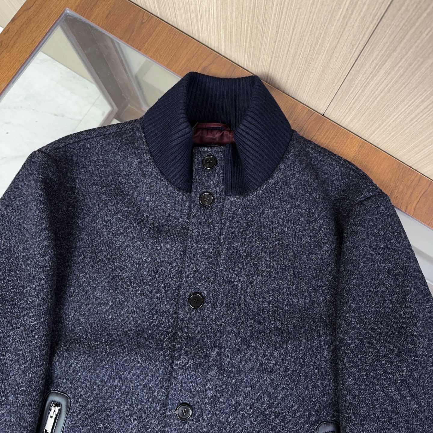 🆕🆕🆕 #新款上新 【Brioni 布里奥尼 男士棒球领羊毛夹克,将绅士格调与休闲版型巧妙融合,兼顾风度与实穿属性】 🆕🆕🆕 #新款上新 【Brioni 布里奥尼 男士棒球领羊毛夹克,将绅士格调与休闲版型巧妙融合,兼顾风度与实穿属性】