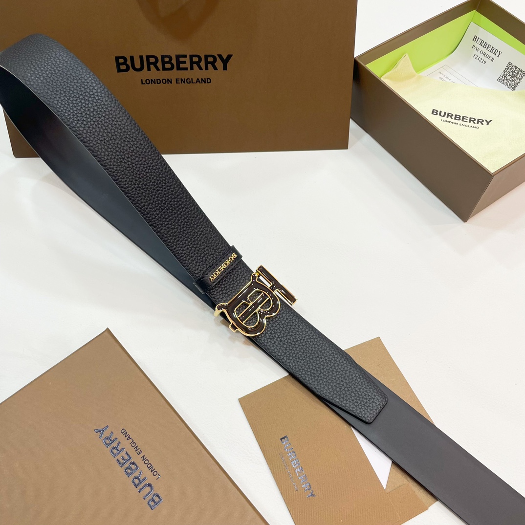 🐭原单burberry 新款TB标 相比较菲拉格慕和双G，这款皮带不容易撞车哦😊简单低调👀看细节、重点是