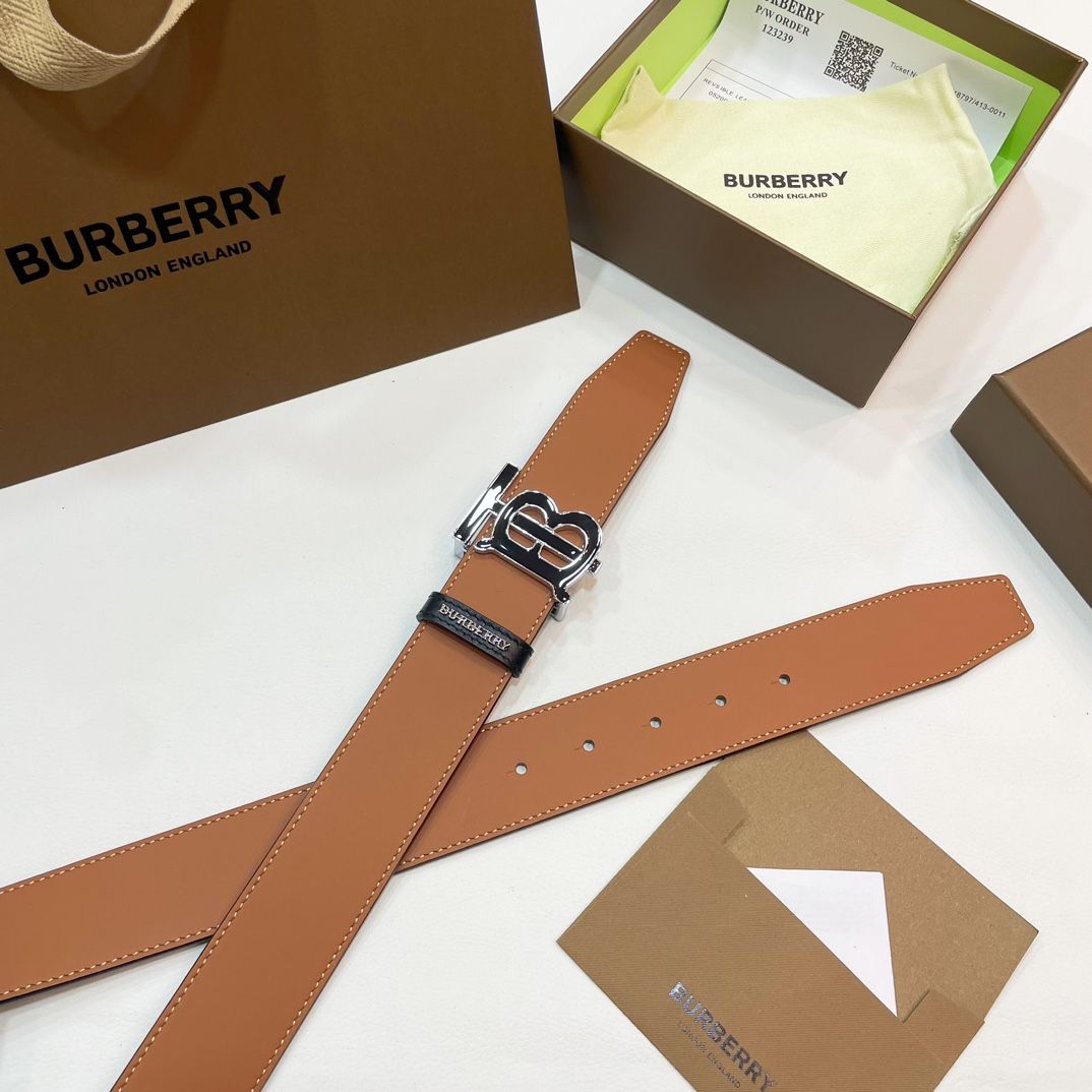 🐭原单burberry 新款TB标 相比较菲拉格慕和双G，这款皮带不容易撞车哦😊简单低调👀看细节、重点是