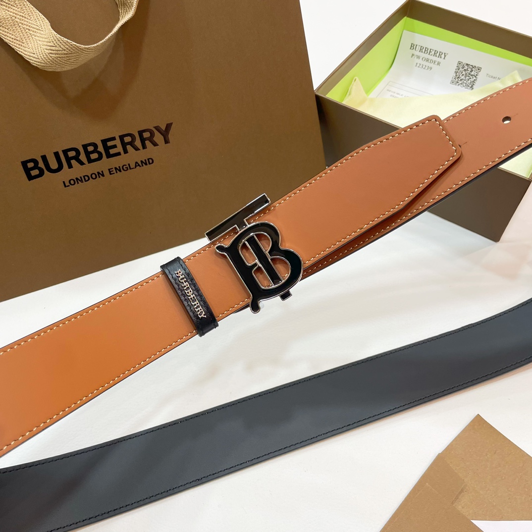 🐭原单burberry 新款TB标 相比较菲拉格慕和双G，这款皮带不容易撞车哦😊简单低调👀看细节、重点是
