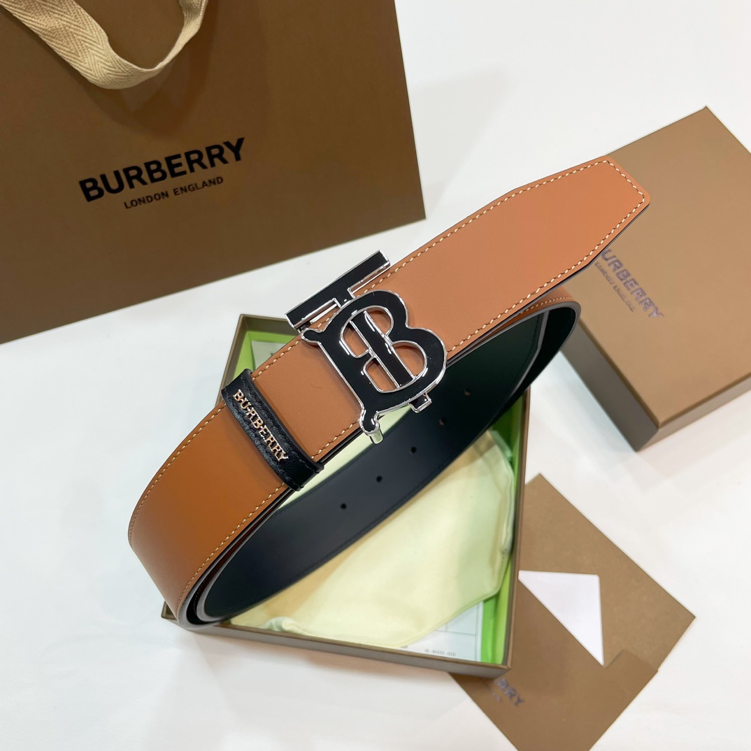 🐭原单burberry 新款TB标 相比较菲拉格慕和双G，这款皮带不容易撞车哦😊简单低调👀看细节、重点是