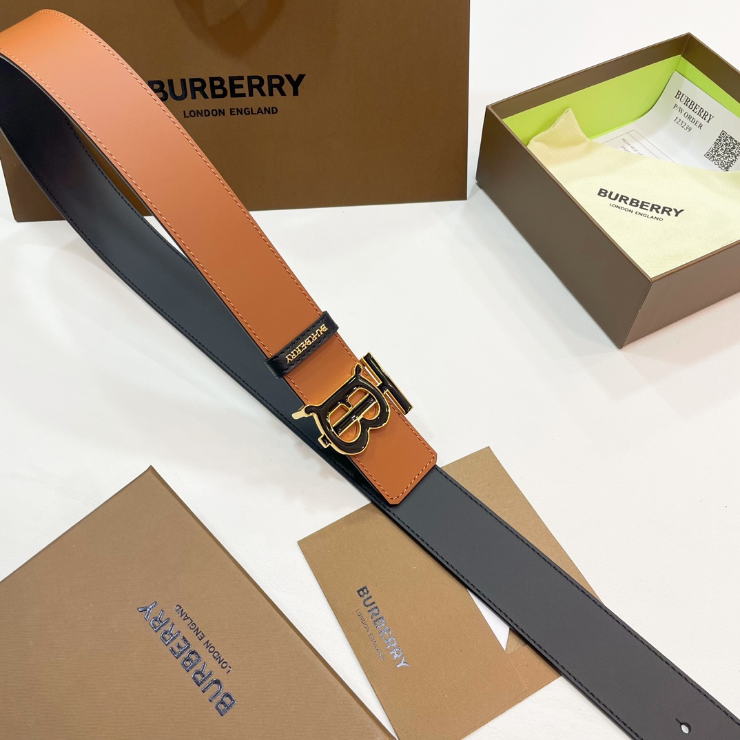 🐭原单burberry 新款TB标 相比较菲拉格慕和双G，这款皮带不容易撞车哦😊简单低调👀看细节、重点是