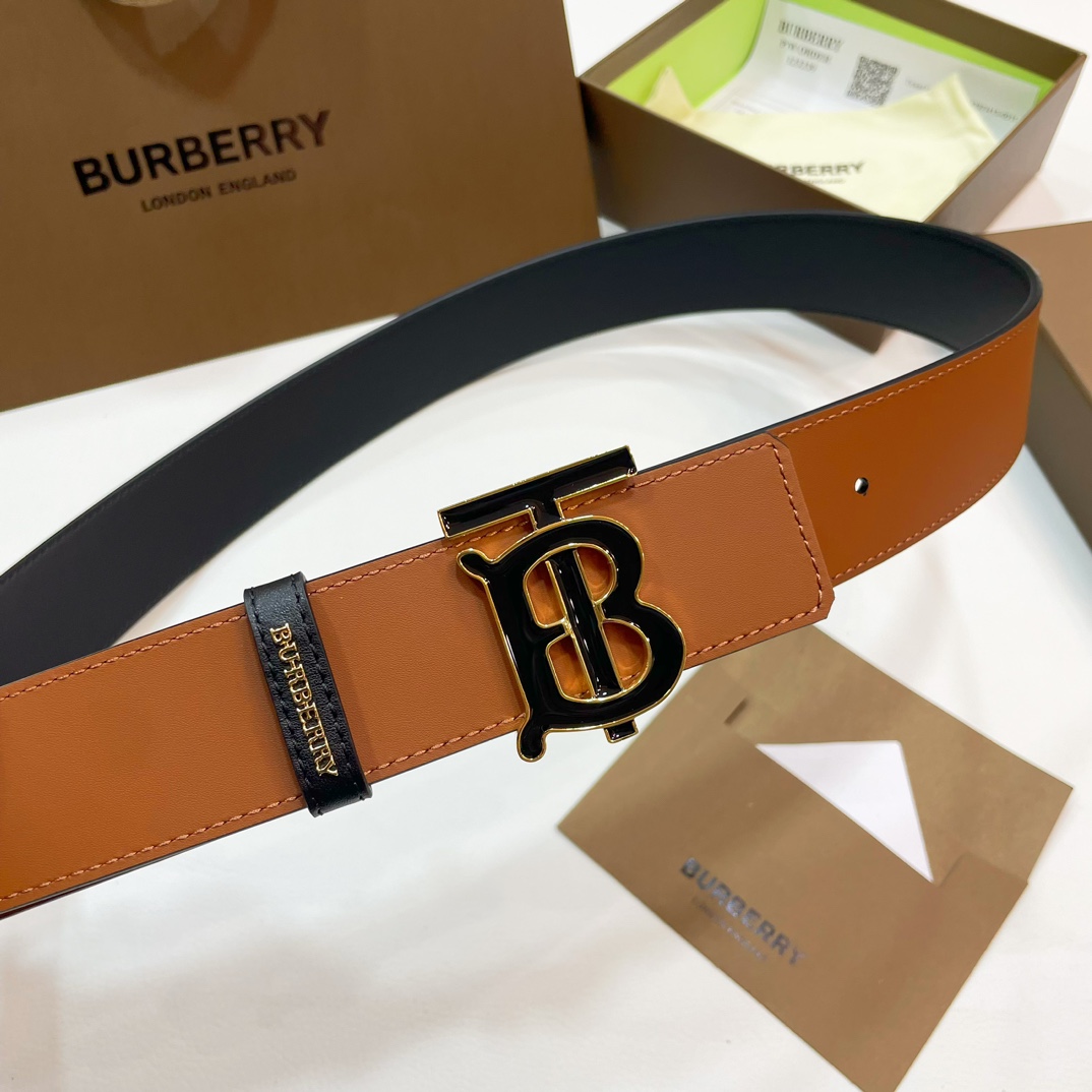 🐭原单burberry 新款TB标 相比较菲拉格慕和双G，这款皮带不容易撞车哦😊简单低调👀看细节、重点是