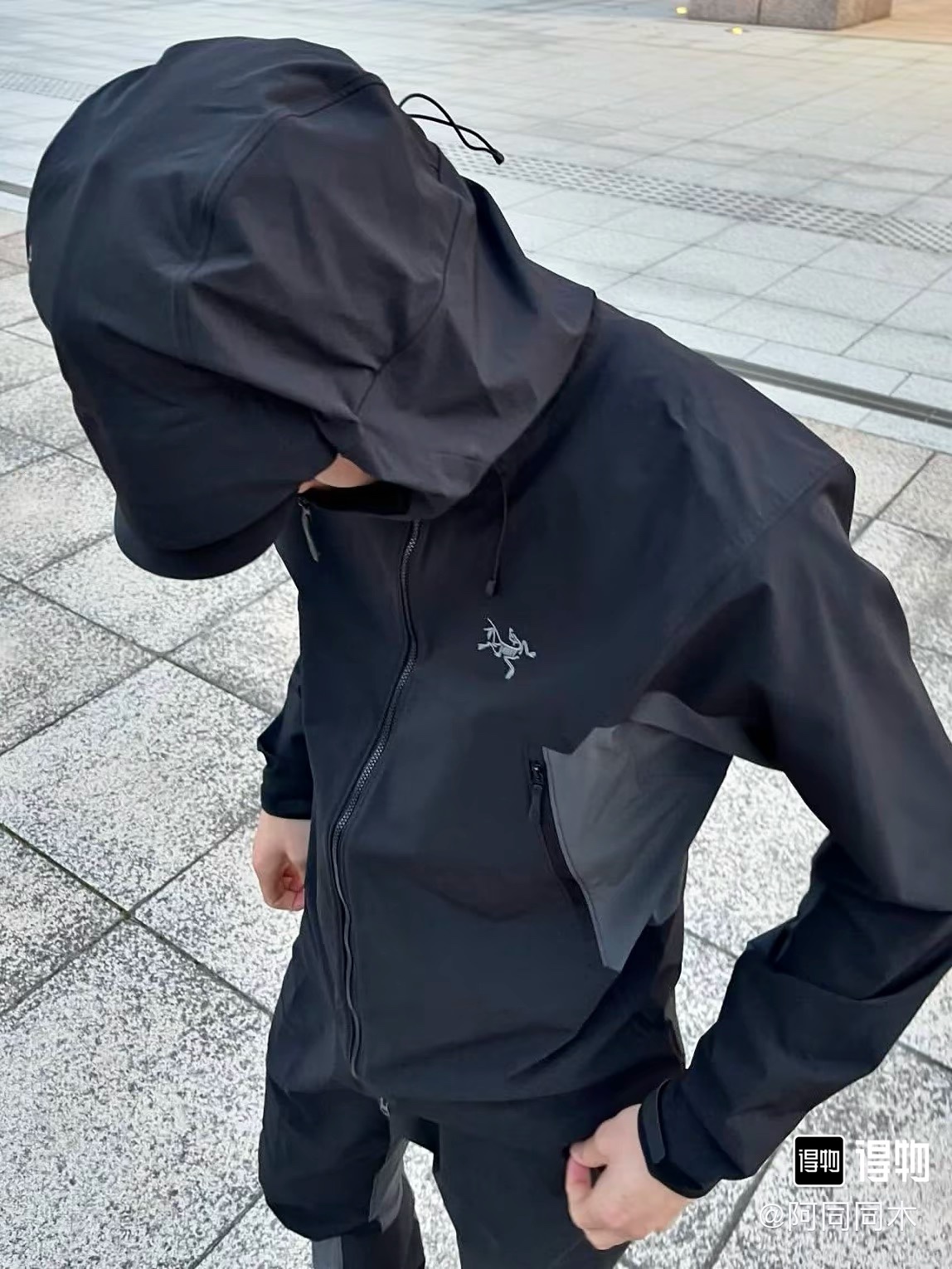 Arc'teryx Serratus Hoody Jacket - Climbing and Mountaineering Gear 5 i1748204105 3540 1
