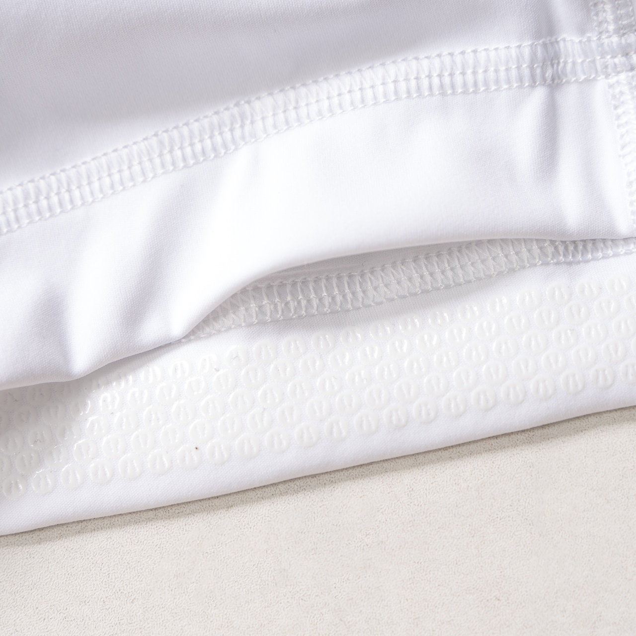 Lululemon丨露露乐檬松紧腰带百褶风琴裙 黑色 白色