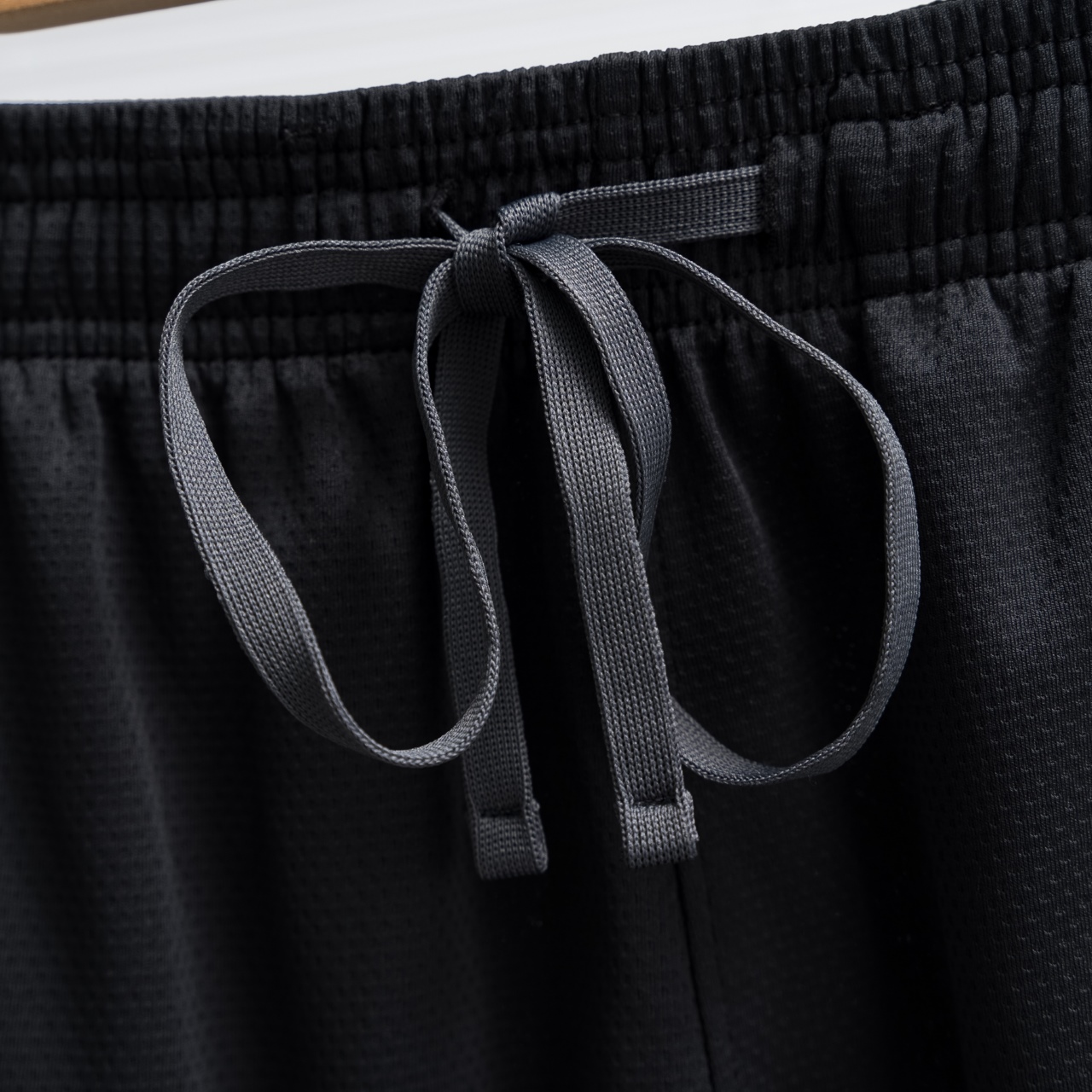 KOLON SPORT丨可隆刺绣标短裤(网格)黑色-Chinese UA Cheap High Quatity Brand Clothes Bags handbags Sneakers wholesale wholesaler seller from China Factory suppliers Fashion Clothing Shoes best Quality Beautiful Price KOLON SPORT丨可隆刺绣标短裤(网格)黑色