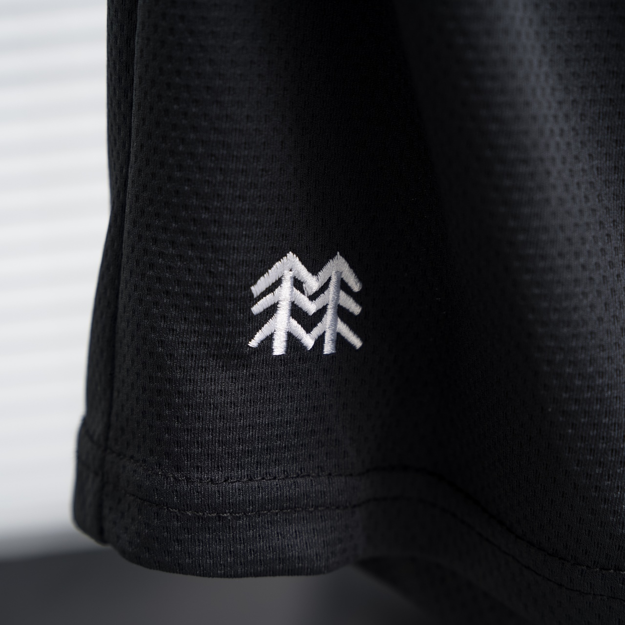 KOLON SPORT丨可隆刺绣标短裤(网格)黑色-Chinese UA Cheap High Quatity Brand Clothes Bags handbags Sneakers wholesale wholesaler seller from China Factory suppliers Fashion Clothing Shoes best Quality Beautiful Price KOLON SPORT丨可隆刺绣标短裤(网格)黑色