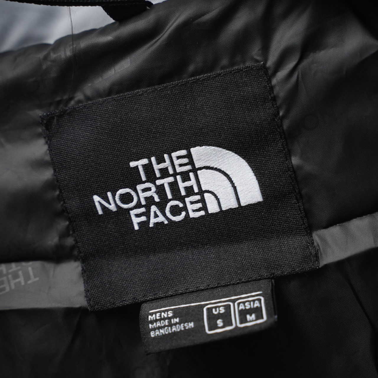 The North Face NJHQ51 Embroidered Hooded Windbreaker Jacket - Gray 7 windows1757053933709 10590540961987223898