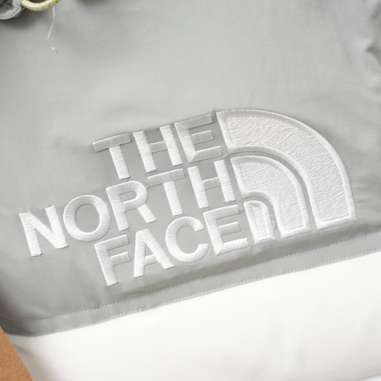 TNF北面1996大标羽绒服・灰白・S-XXLサイズ対応