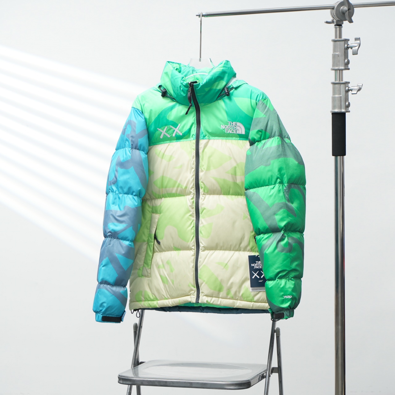 P460



TNF丨北面XX KAWS联名1996羽绒服

配色：黄绿
尺码：XS-XXL