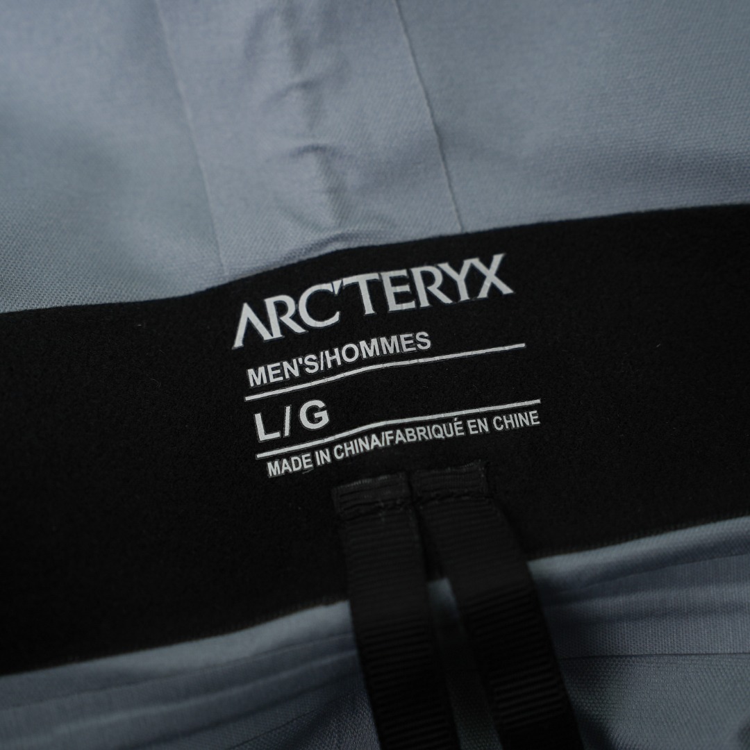 市售最高版本 现货供应 鹅绒版🔥 工厂直供 💰380
Arc&lsquo;teryx丨始祖鸟买菜三合一连帽羽绒服

颜色：车厢绿
尺码：L-4XL