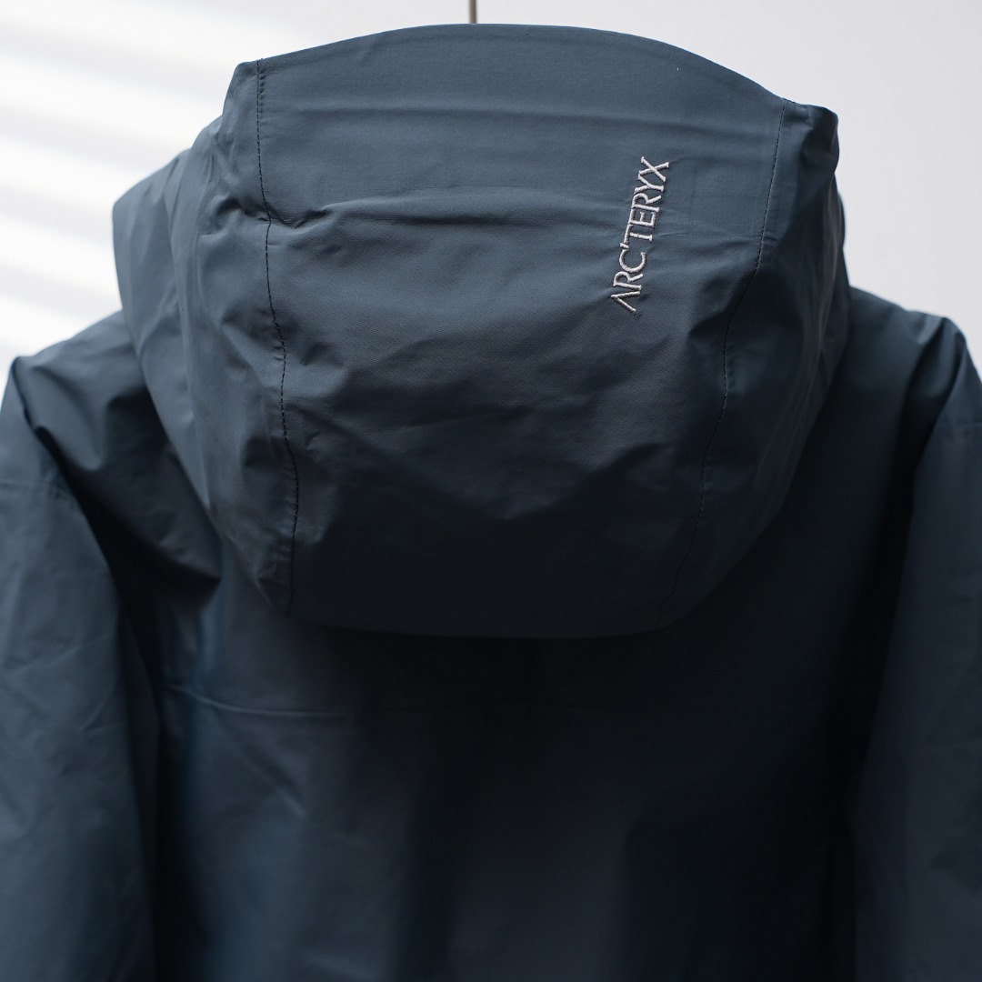 市售最高版本 现货供应 鹅绒版🔥 工厂直供💰620
Arc&lsquo;teryx丨始祖鸟顶级Macai买菜顶级连帽鹅绒服

配色：海王星蓝
尺码：S-XXL