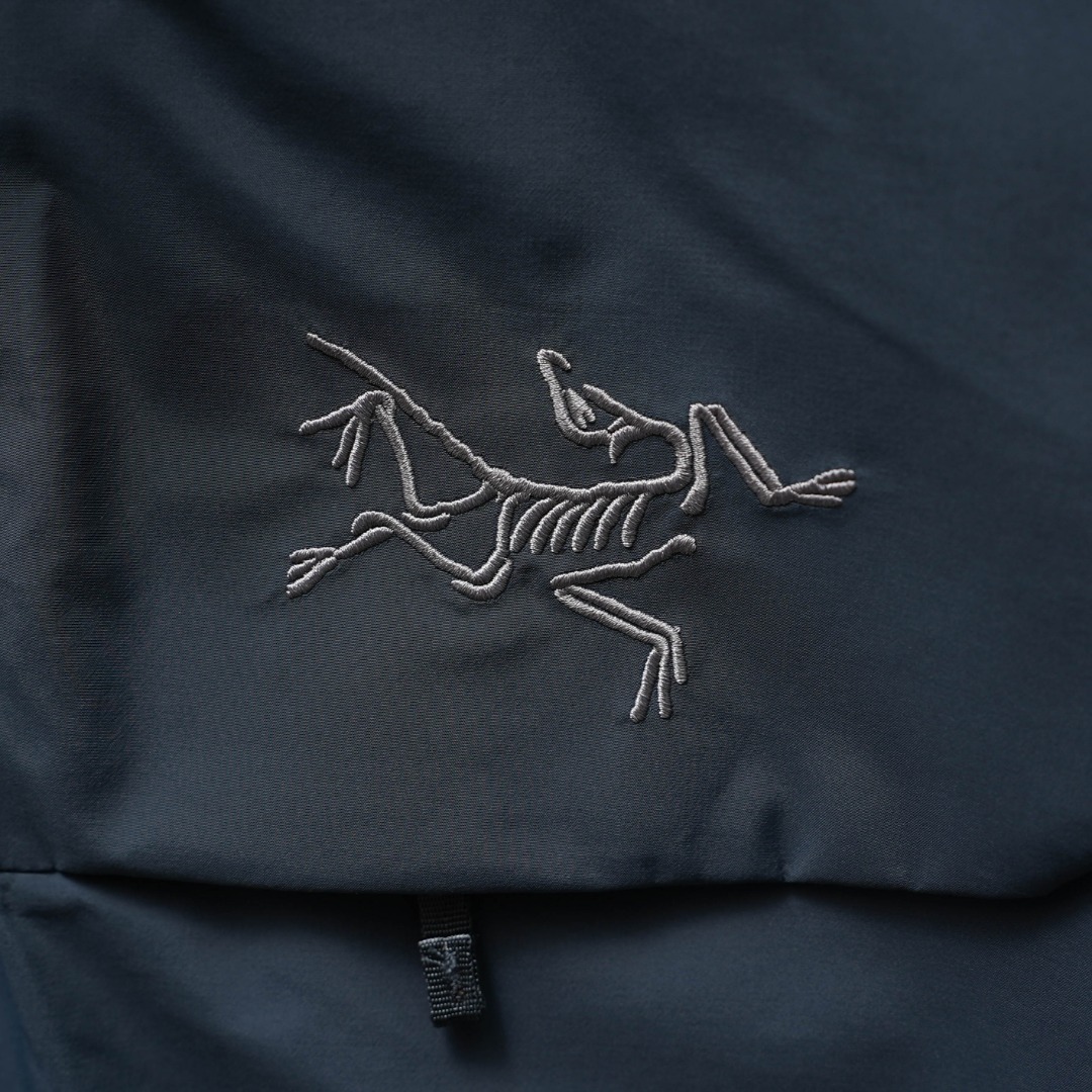 市售最高版本 现货供应 鹅绒版🔥 工厂直供💰620
Arc&lsquo;teryx丨始祖鸟顶级Macai买菜顶级连帽鹅绒服

配色：海王星蓝
尺码：S-XXL