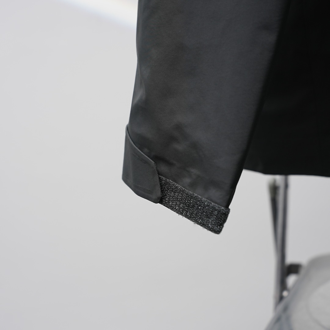 市售最高版本 现货供应 鹅绒版🔥 工厂直供💰620
Arc&lsquo;teryx丨始祖鸟顶级Macai买菜顶级连帽鹅绒服

配色：海水波灰
尺码：S-XXL