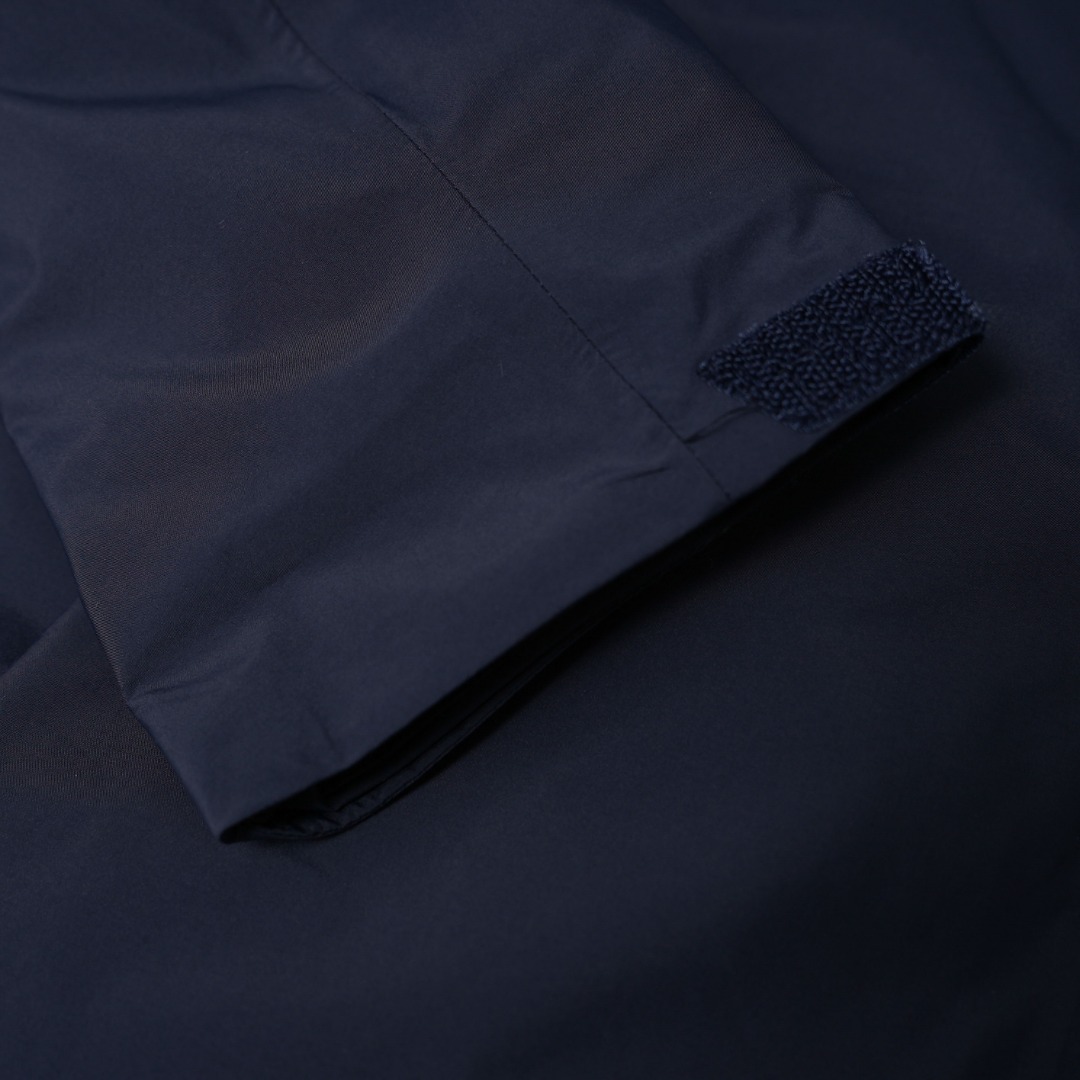 市售最高版本 现货供应 鹅绒版🔥 工厂直供💰620
Arc&lsquo;teryx丨始祖鸟顶级Macai买菜顶级连帽鹅绒服

配色：藏青色
尺码：S-XXL