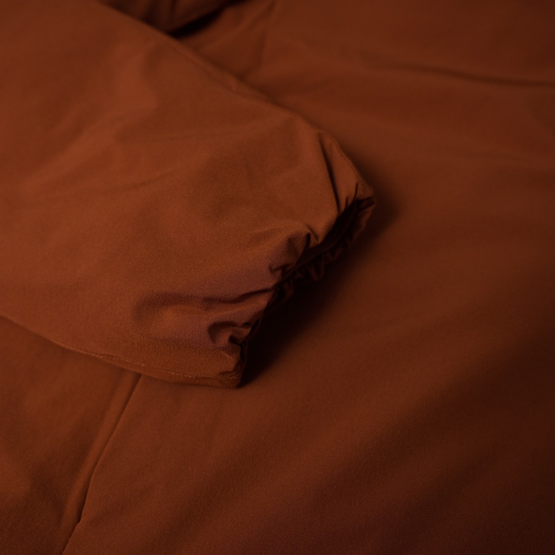 市售最高版本 现货供应 鹅绒版🔥 工厂直供💰400
Arc&lsquo;teryx丨始祖鸟EPSILON爱普森连帽羽绒服

配色：红杉褐
尺码：S-XXL