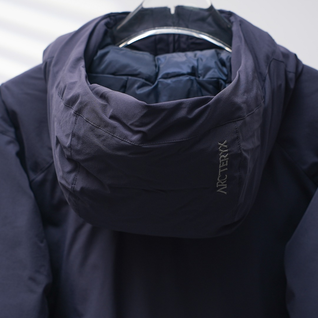 市售最高版本 现货供应 鹅绒版🔥 工厂直供💰400
Arc&lsquo;teryx丨始祖鸟EPSILON爱普森连帽羽绒服

配色：宝石蓝
尺码：S-XXL