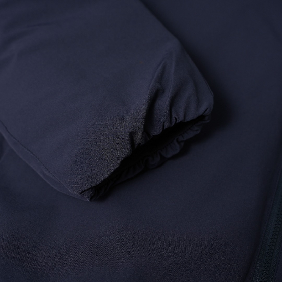 市售最高版本 现货供应 鹅绒版🔥 工厂直供💰400
Arc&lsquo;teryx丨始祖鸟EPSILON爱普森连帽羽绒服

配色：宝石蓝
尺码：S-XXL