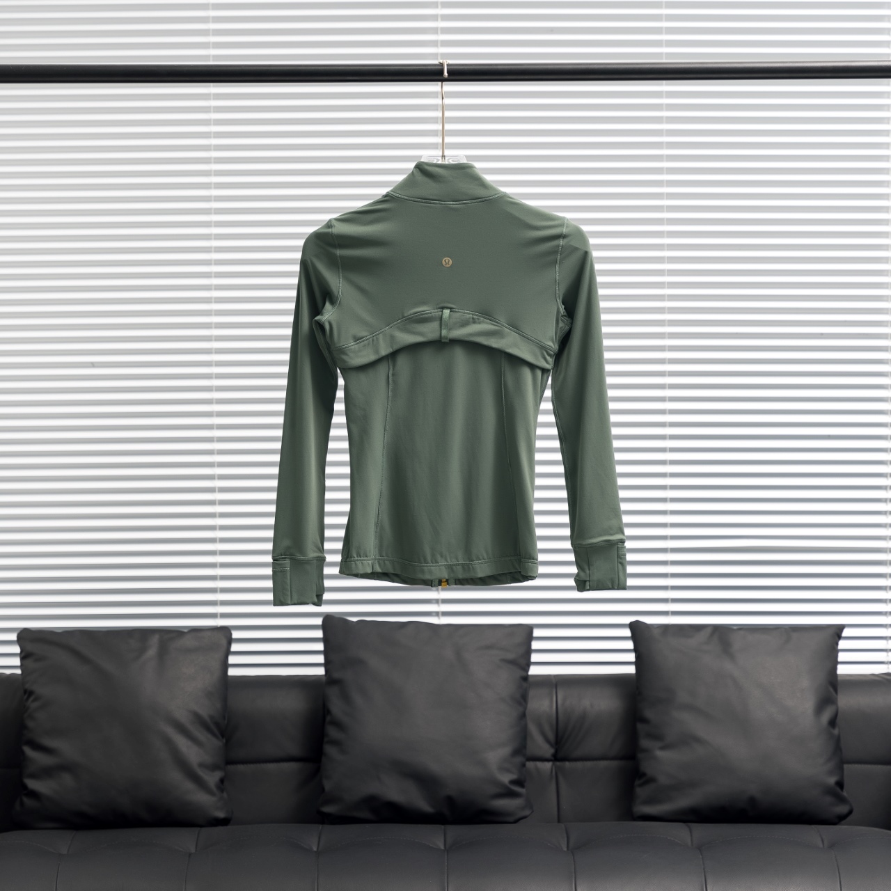 lululemon丨露露乐檬Define金拉链立领瑜伽服

配色：金标绿
尺码：2 4 6 8