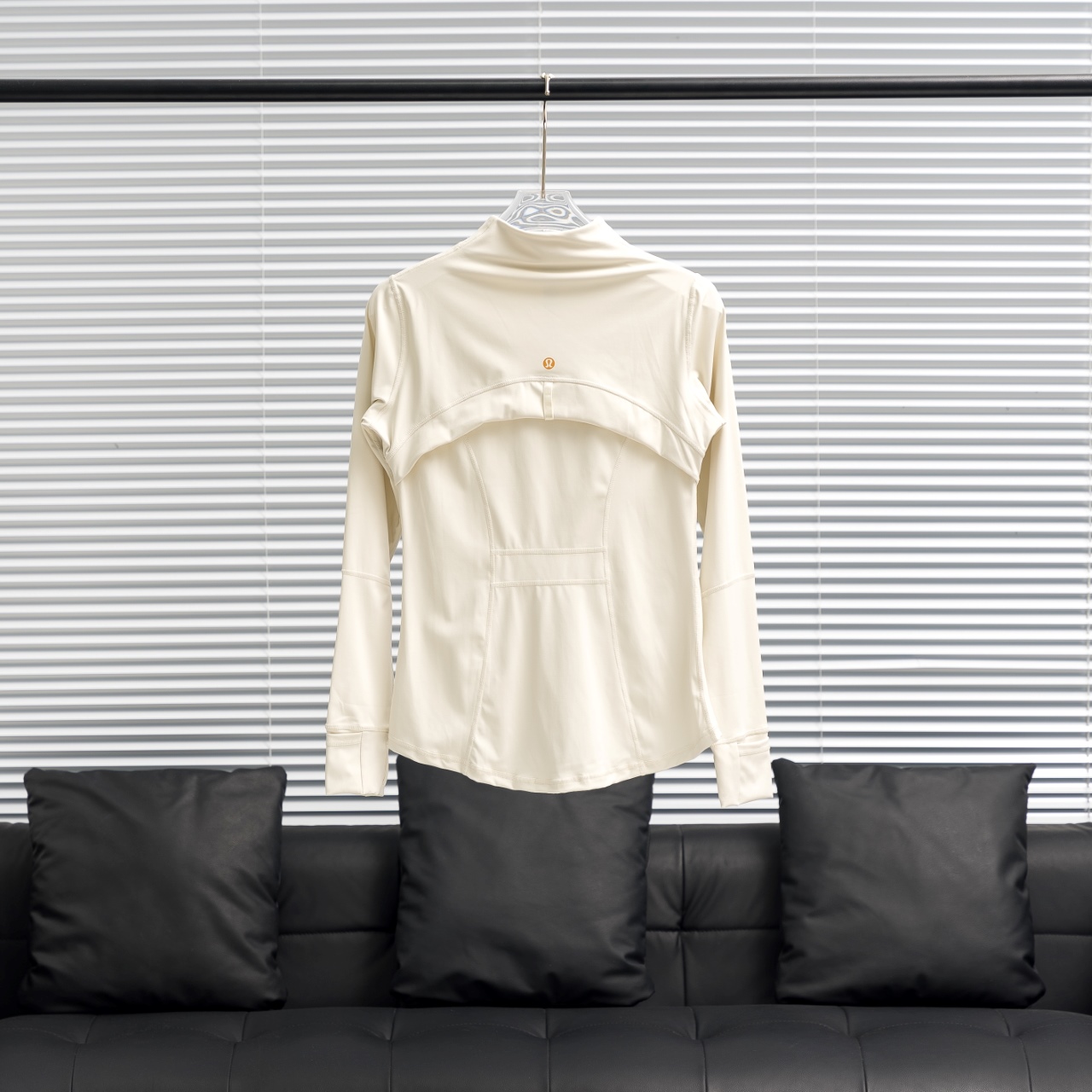 lululemon丨露露乐檬Define金拉链立领瑜伽服
配色:骨白金标
尺码:2 4 6 8 10 12