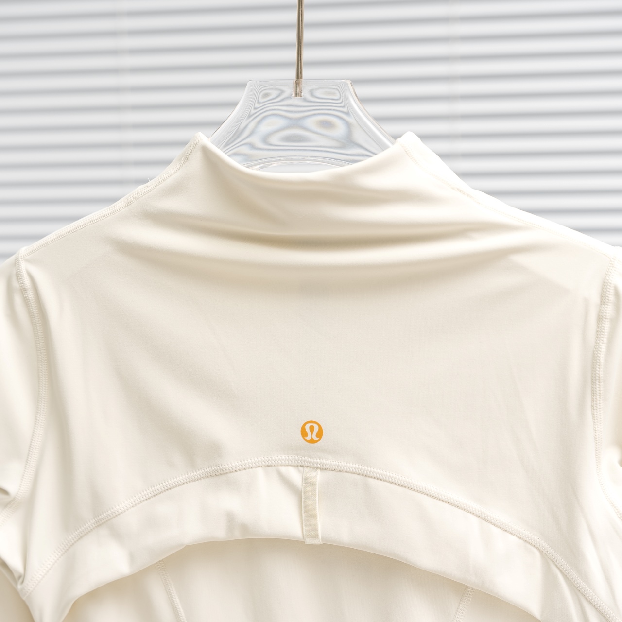 lululemon丨露露乐檬Define金拉链立领瑜伽服
配色:骨白金标
尺码:2 4 6 8 10 12