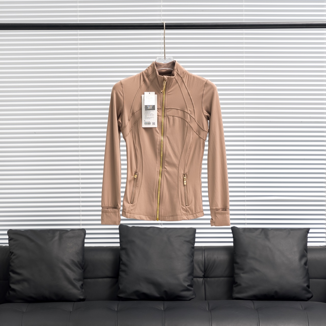 lululemon丨露露乐檬Define金拉链立领瑜伽服
配色:土黄金标
尺码:2 4 6 8