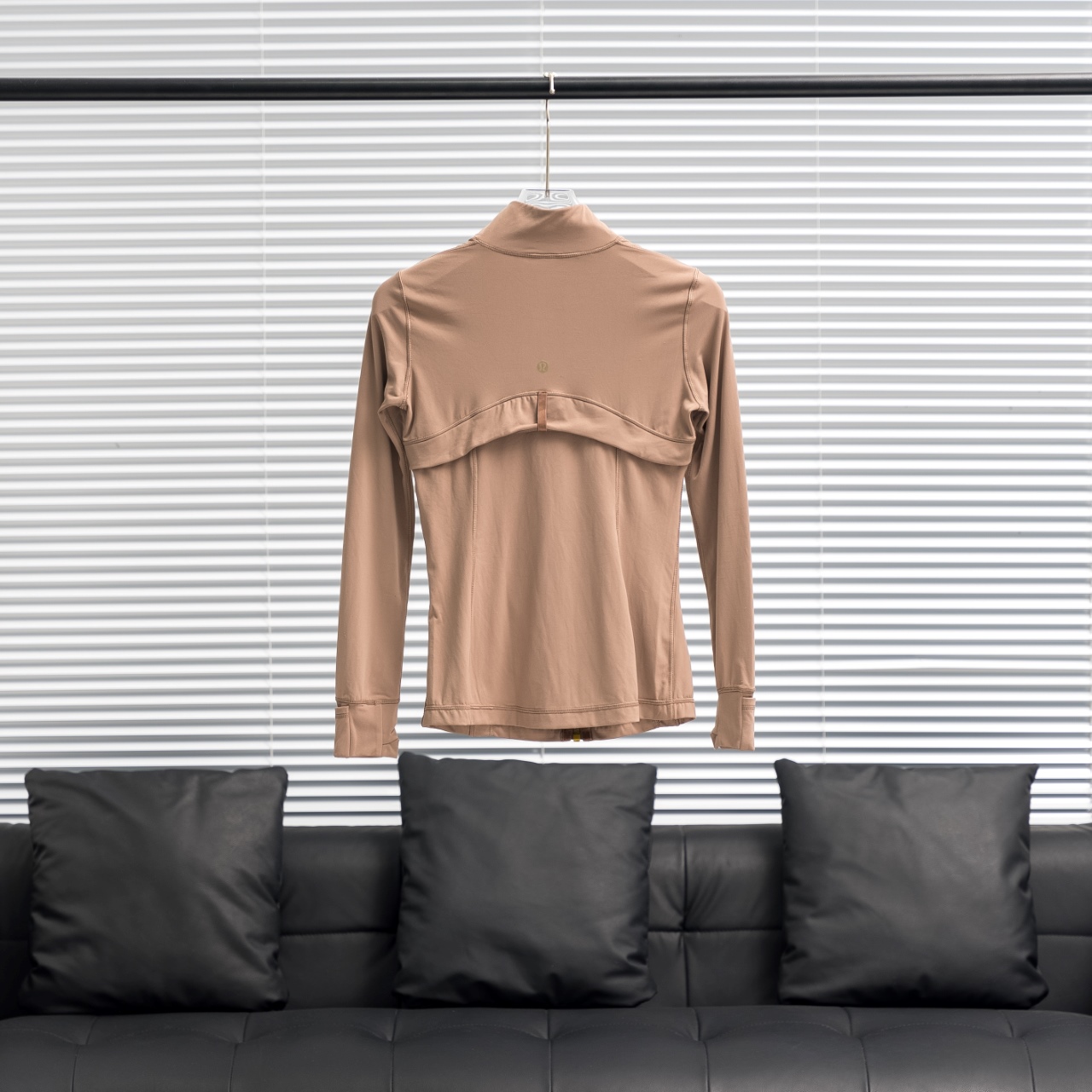 lululemon丨露露乐檬Define金拉链立领瑜伽服
配色:土黄金标
尺码:2 4 6 8