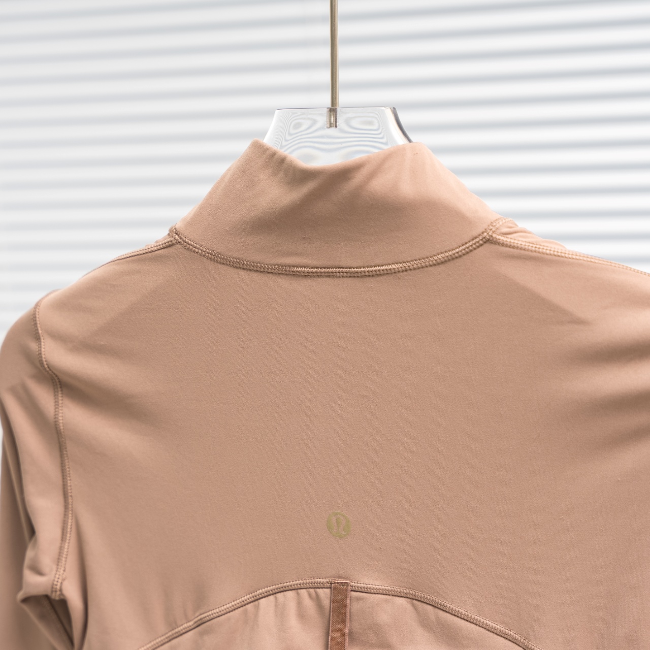 lululemon丨露露乐檬Define金拉链立领瑜伽服
配色:土黄金标
尺码:2 4 6 8