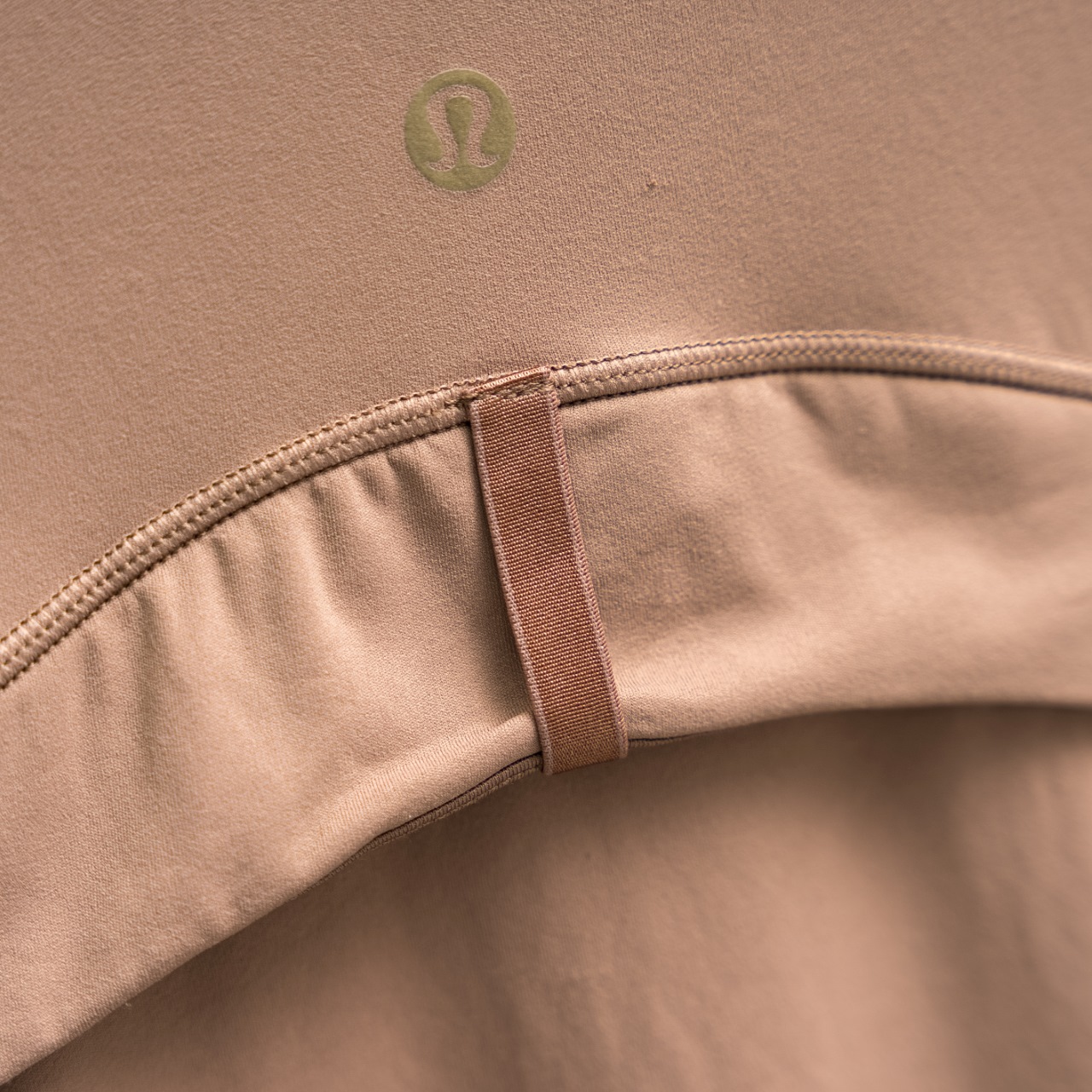 lululemon丨露露乐檬Define金拉链立领瑜伽服
配色:土黄金标
尺码:2 4 6 8