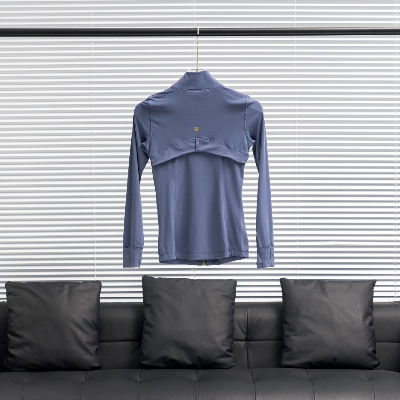 lululemon丨露露乐檬Define金拉链立领瑜伽服

配色：阴影蓝金标
尺码：2 4 6 8