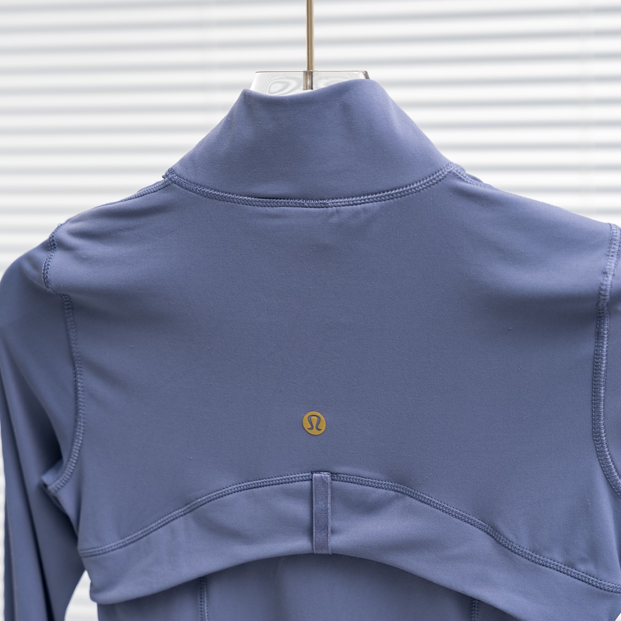 lululemon丨露露乐檬Define金拉链立领瑜伽服

配色：阴影蓝金标
尺码：2 4 6 8