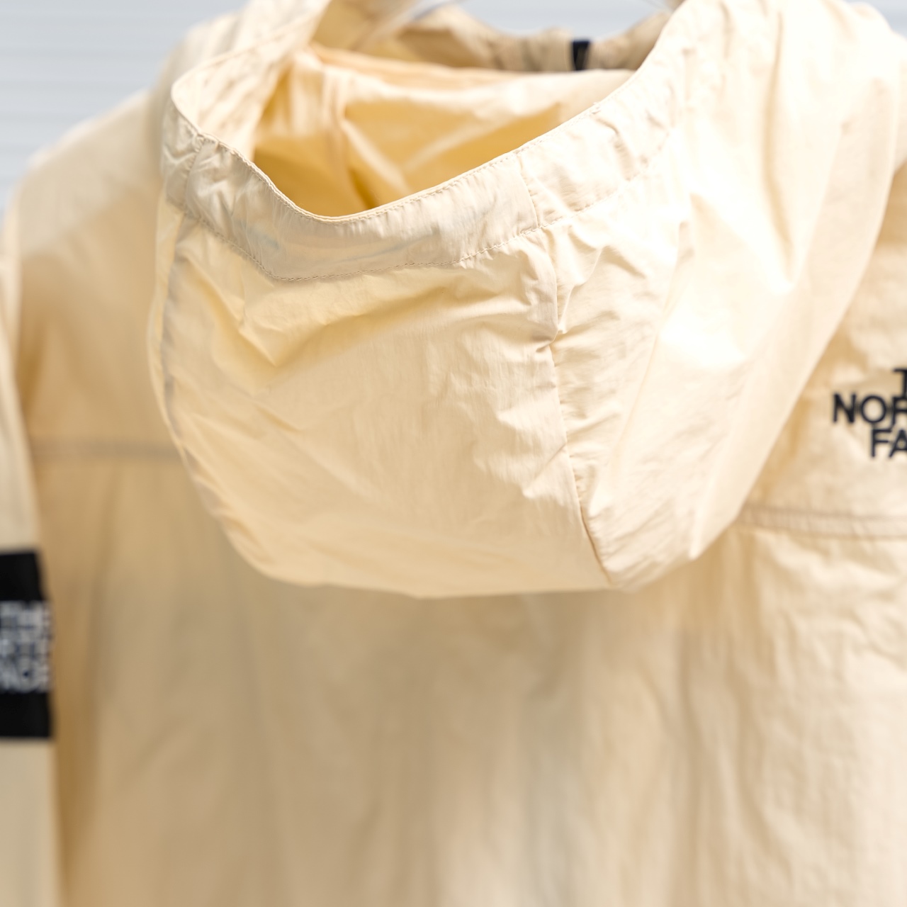 工厂直供💰110

TNF丨北面NJ3LQ03KL韩版防晒服

配色：白色 灰色 卡其 紫色
尺码：XS-XXL