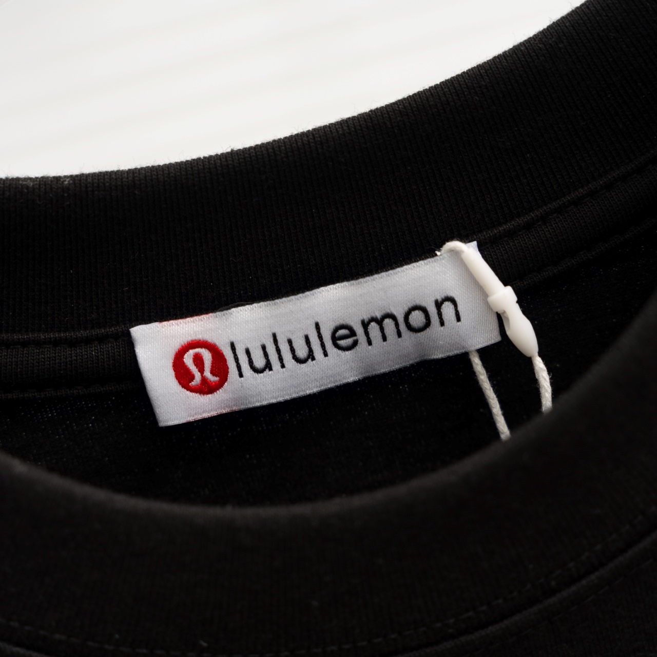 Lululemon/露露乐蒙 立体硅胶反光标识短袖T恤 黑色