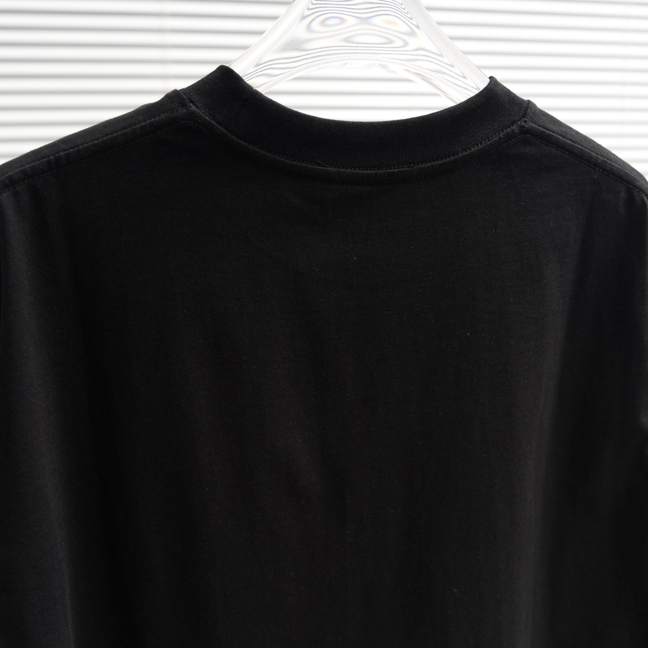 Lulu lemon/露露乐檬 25ss 字母标识刺绣短袖T恤 黑色 白色