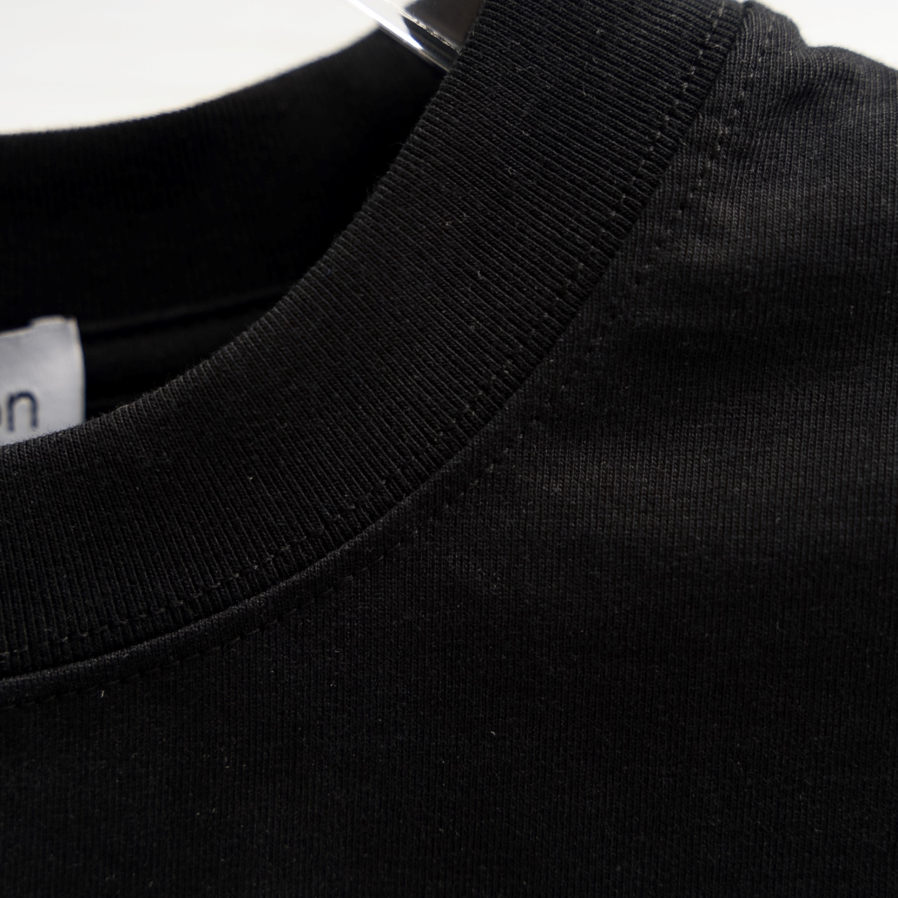 Lulu lemon/露露乐檬 25ss 字母标识刺绣短袖T恤 黑色 白色