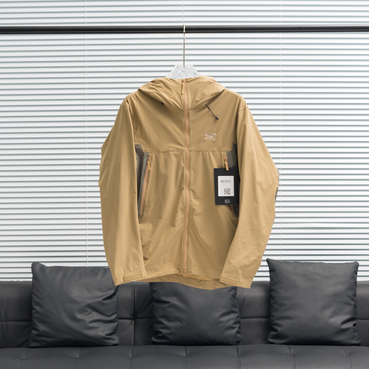 Arc'teryx Serratus Hoody: Lightweight, Weather-Resistant Climbing Jacket - Sandstone