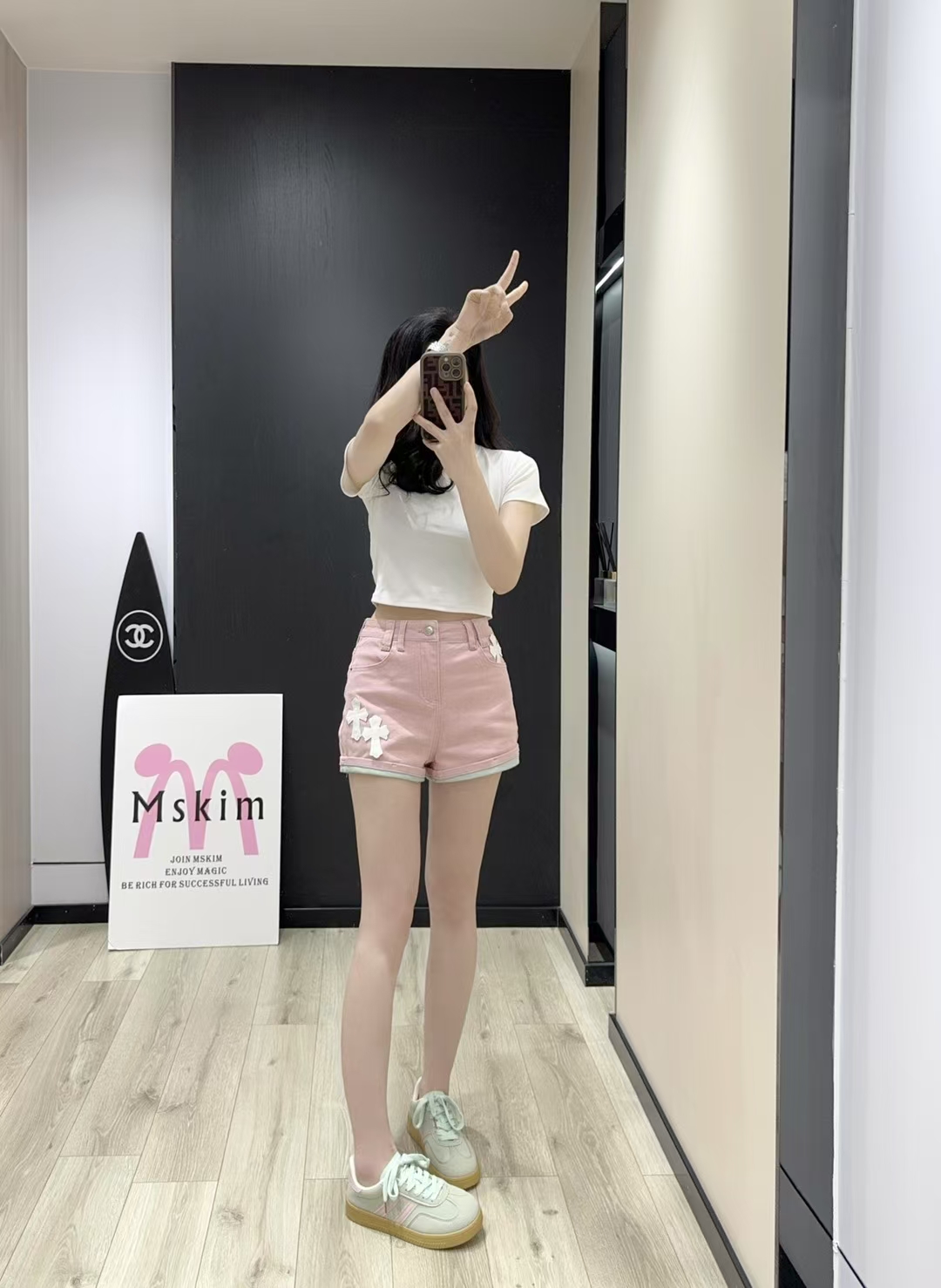 P437 IS A ONE-SIZE-FITS-ALL FEMALE OUTFIT WITH A PACK OF ZENCRO, ZIPPER SHORTS, SML. - 图片 9