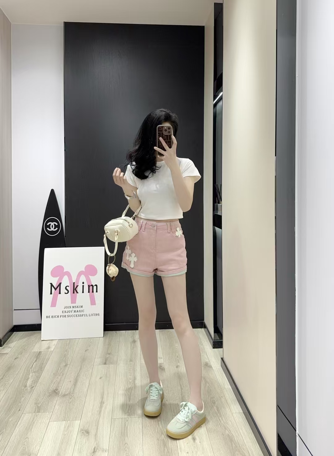 P437 IS A ONE-SIZE-FITS-ALL FEMALE OUTFIT WITH A PACK OF ZENCRO, ZIPPER SHORTS, SML. - 图片 8