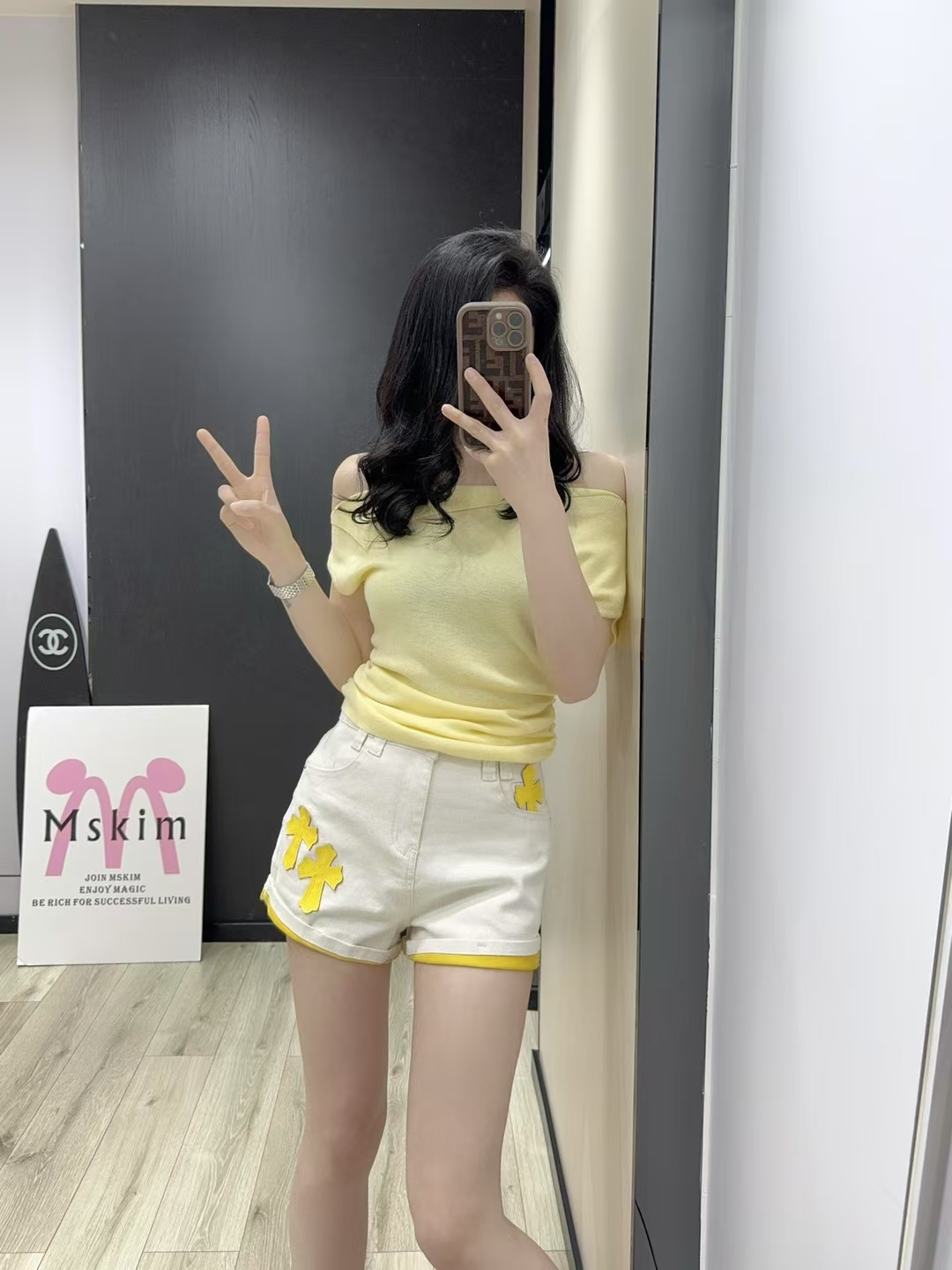 P437 is a one-size-fits-all female outfit with a pack of Zencro, Zipper shorts, SML. p - 图片 2