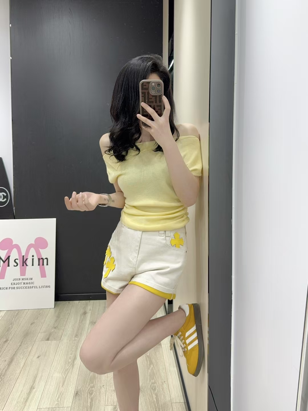 P437 is a one-size-fits-all female outfit with a pack of Zencro, Zipper shorts, SML. p - 图片 5