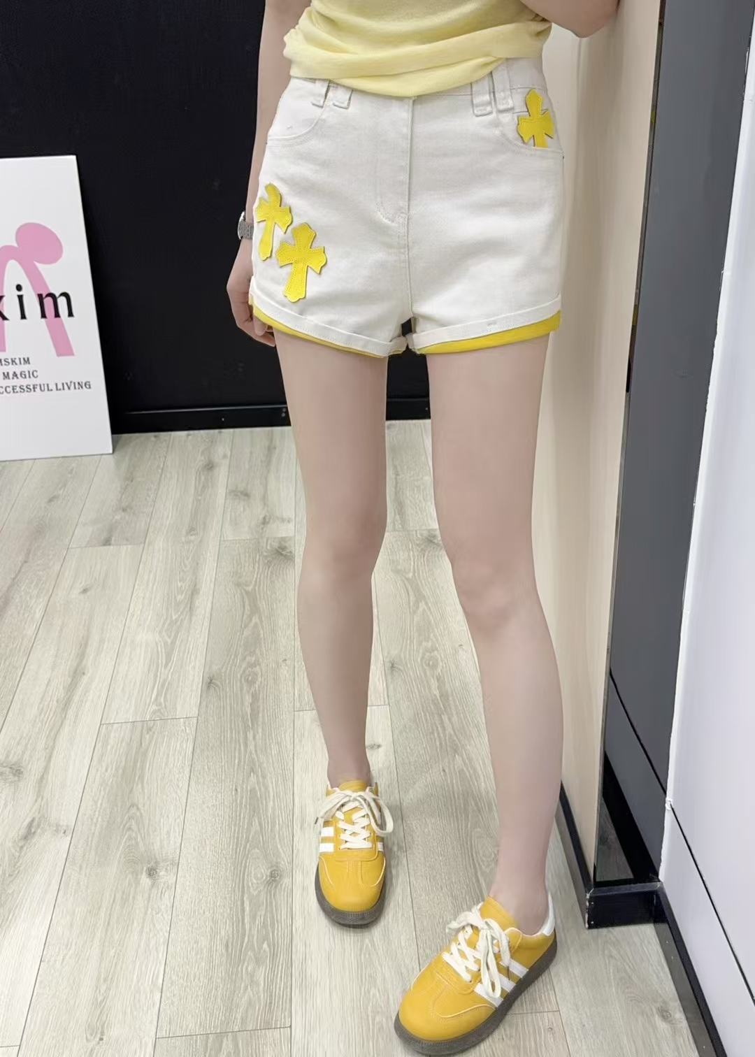 P437 is a one-size-fits-all female outfit with a pack of Zencro, Zipper shorts, SML. p - 图片 3