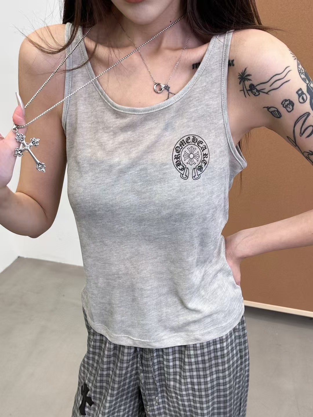 Fashion Trends: Zencrops Packs, New Vests, Dress-Washing Wax Dyes, Twirling Fabrics - 图片 3