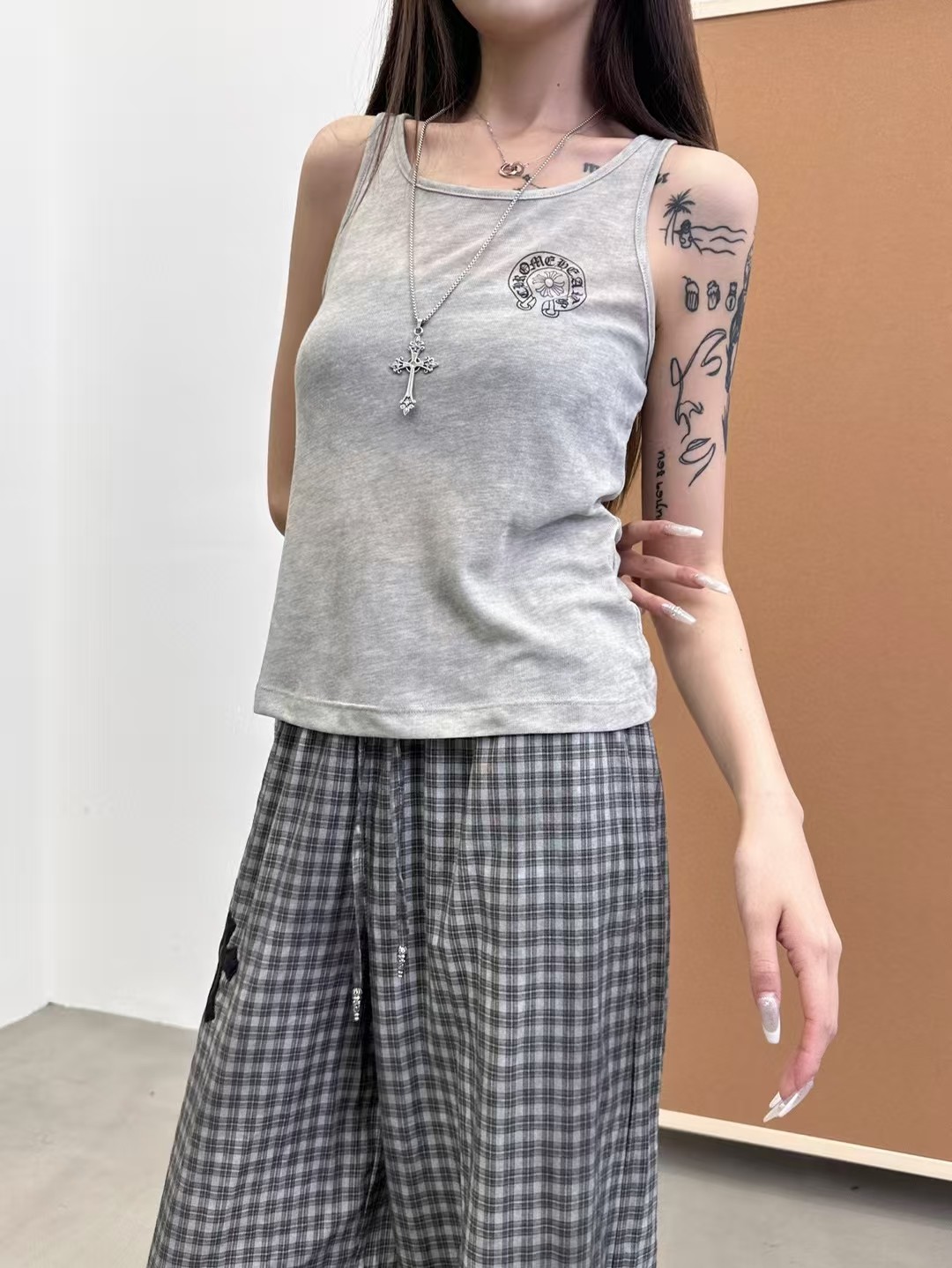 Fashion Trends: Zencrops Packs, New Vests, Dress-Washing Wax Dyes, Twirling Fabrics - 图片 9