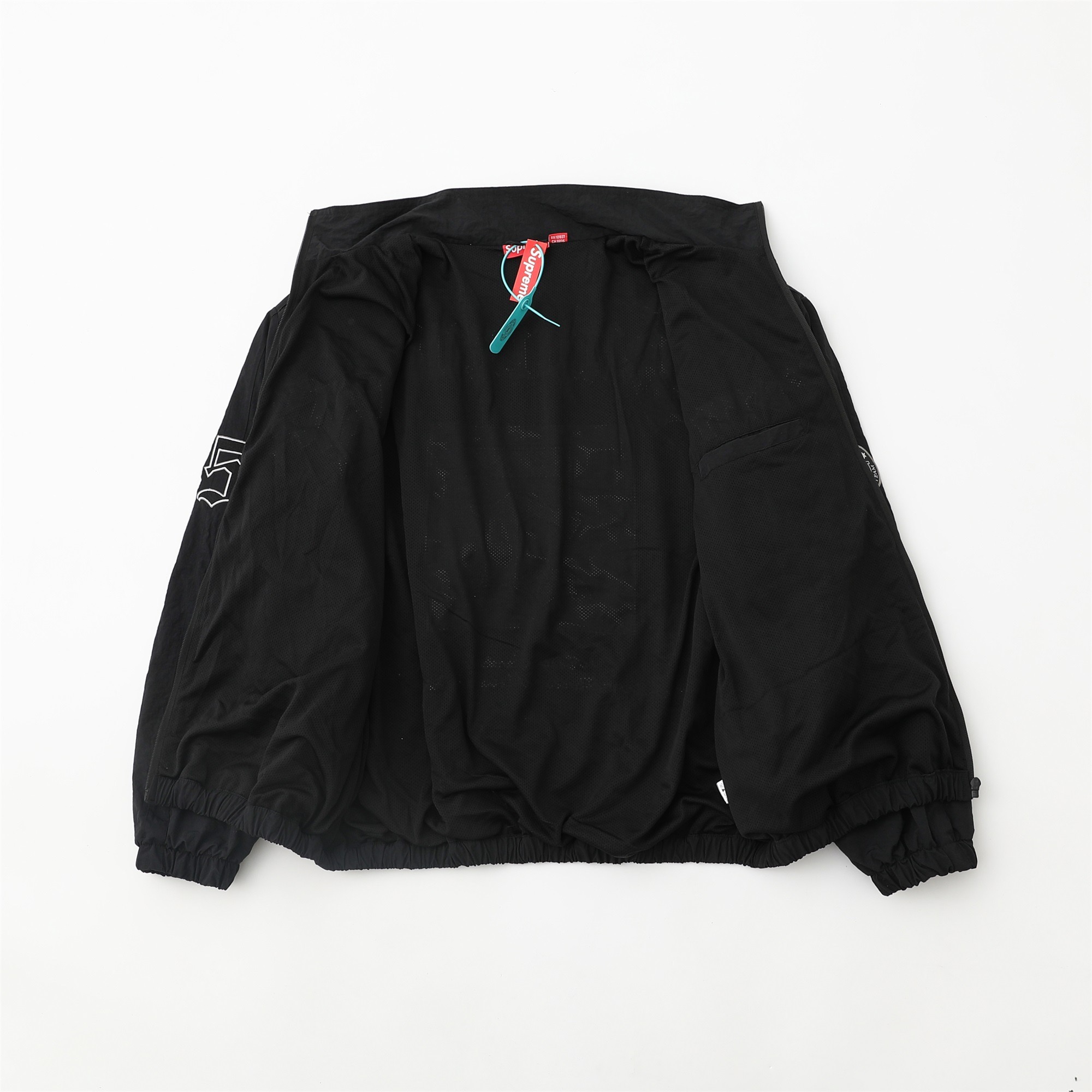 Supreme SS25 Old English Track Jacket & Pants Set - Streetwear Style 16 i1753196562105 1224 0 14