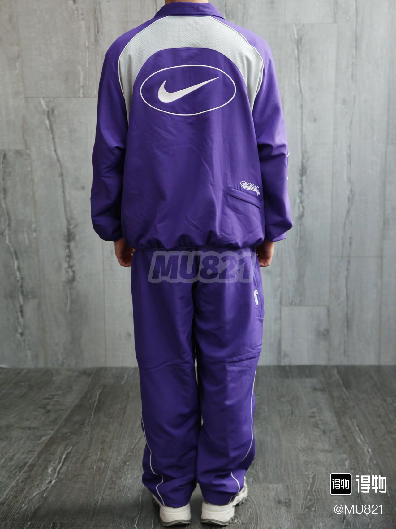 Supreme x Nike SS25 Track Jacket Embroidered Logo Zip Up Unisex Black 20 i1754410044667 2943 0 17