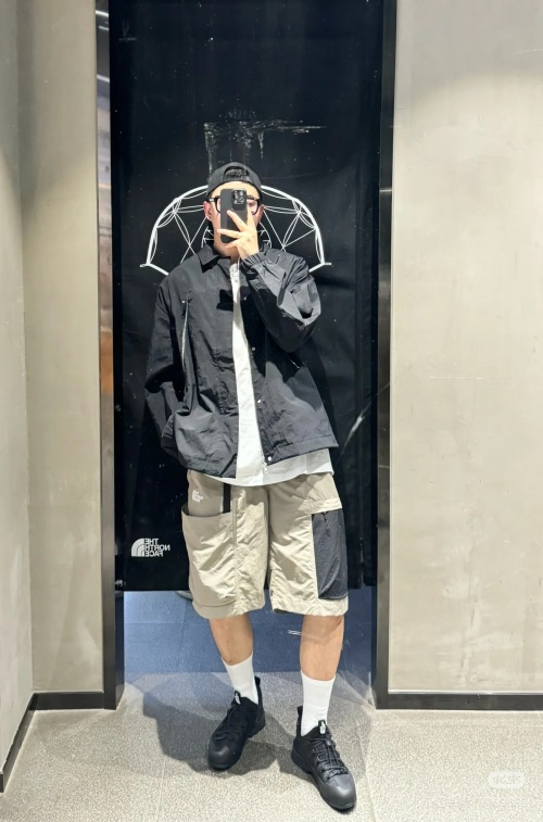 The North Face WindWall Coaches Jacket, DWR Water-Repellent, Double Zipper 1 The North Face WindWall Coaches Jacket, DWR Water-Repellent, Double Zipper