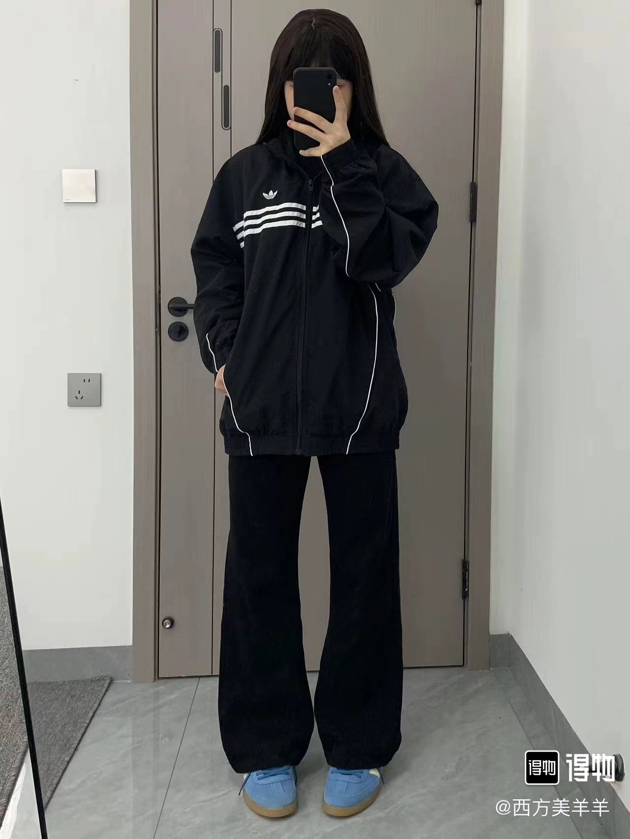 #B112 P105
三叶草阿迪达斯夹克男立领春季新款刺绣外套运动休闲队服宽松防风上衣
男女同款情侣款，适合春秋季节穿搭。
两种颜色选择
黑色和绿色让你轻松搭配任意风格
颜色：黑色 绿色
尺码S-2XL
衣长	胸围	袖长
S	65	108	74
M	67	112	76
L	69	116	78
XL	71	120	80
2XL	73	124	82